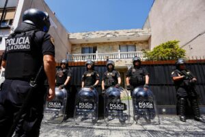 La Ciudad recuperó dos propiedades tomadas y refuerza su política de orden público 🚓🏙️