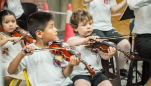 Menos pantallas, más experiencias: la Ciudad apuesta a reconectar a chicos y jóvenes 🎨📵