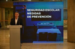 Amenazas en escuelas: el Gobierno porteño endurece su postura y advierte que “no es una broma” 🚨