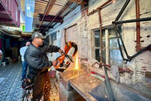 Golpe a la ilegalidad en Parque Chas: desalojan taller clandestino con menores trabajando