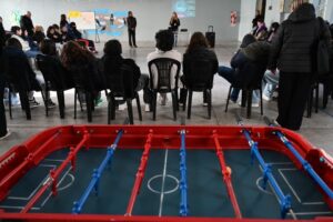 🎰📱 Alerta en las aulas: crece la preocupación por la ludopatía juvenil y la Ciudad salió a enfrentarla con charlas en las escuelas