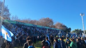 Bomberas de Nueva Chicago llevaron la bandera con orgullo en una jornada que emocionó a toda la comunidad