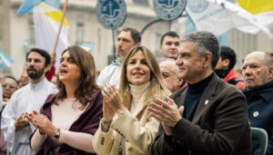 Miles de personas colmaron Plaza de Mayo para celebrar el Corpus Christi: “Jesús, en Buenos Aires queremos verte”
