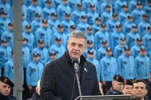 Más de 1.200 cadetes juraron la bandera ante Macri: discurso duro contra usurpadores y un mensaje directo a la Provincia