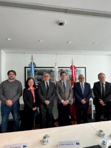 Buenos Aires y Perú se sientan a la mesa: así fue el encuentro por infraestructura y movilidad urbana
